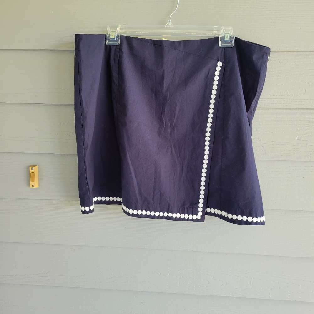 Navy Skort 20W NWT